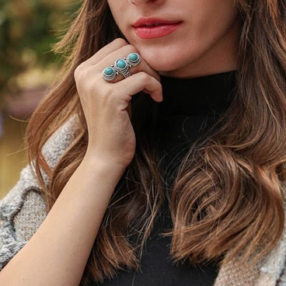 Turquoise three stoned ring